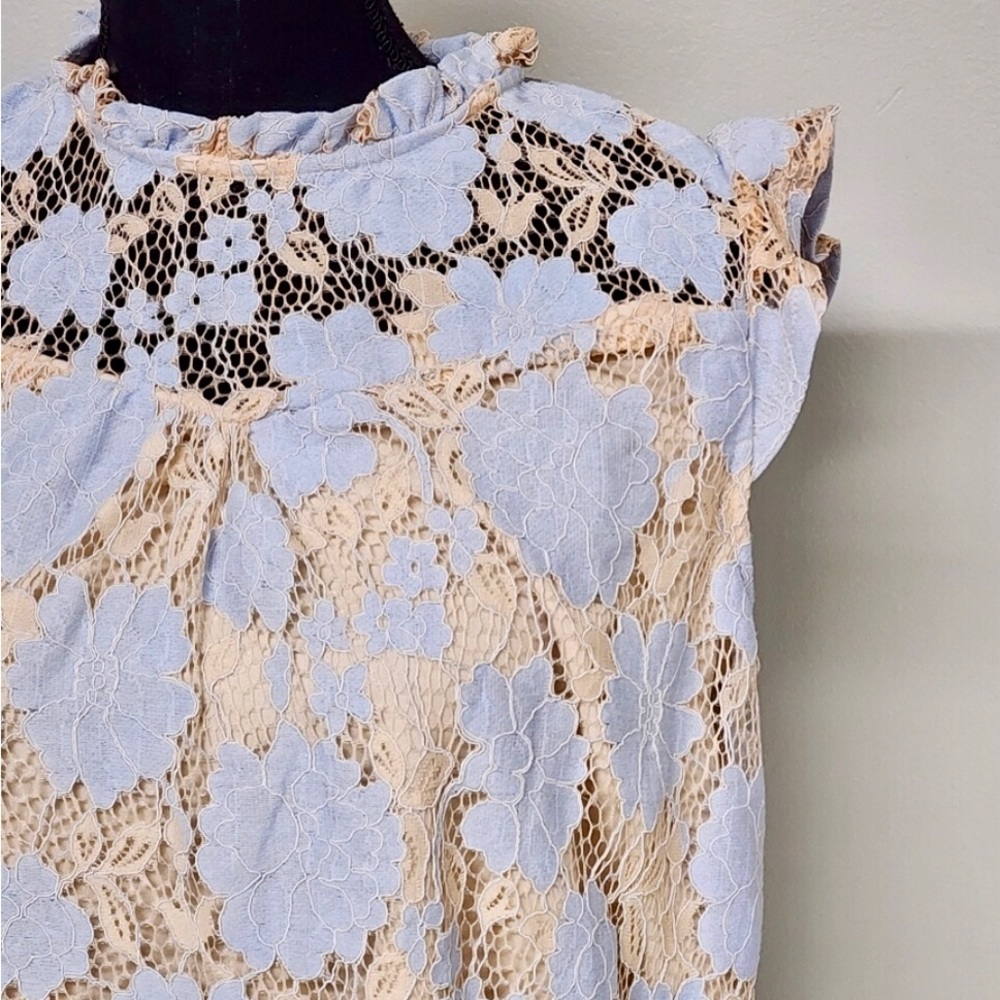 ❎💲SOLD 💲❎ NWT Nude & Periwinkle lined Floral Lace Sleeveless Blouse sz L - Picture 5 of 16